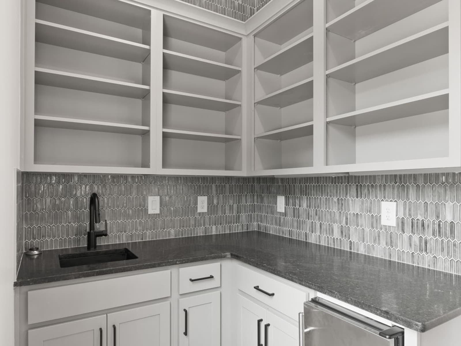 Alcovy Terrace - Image 3