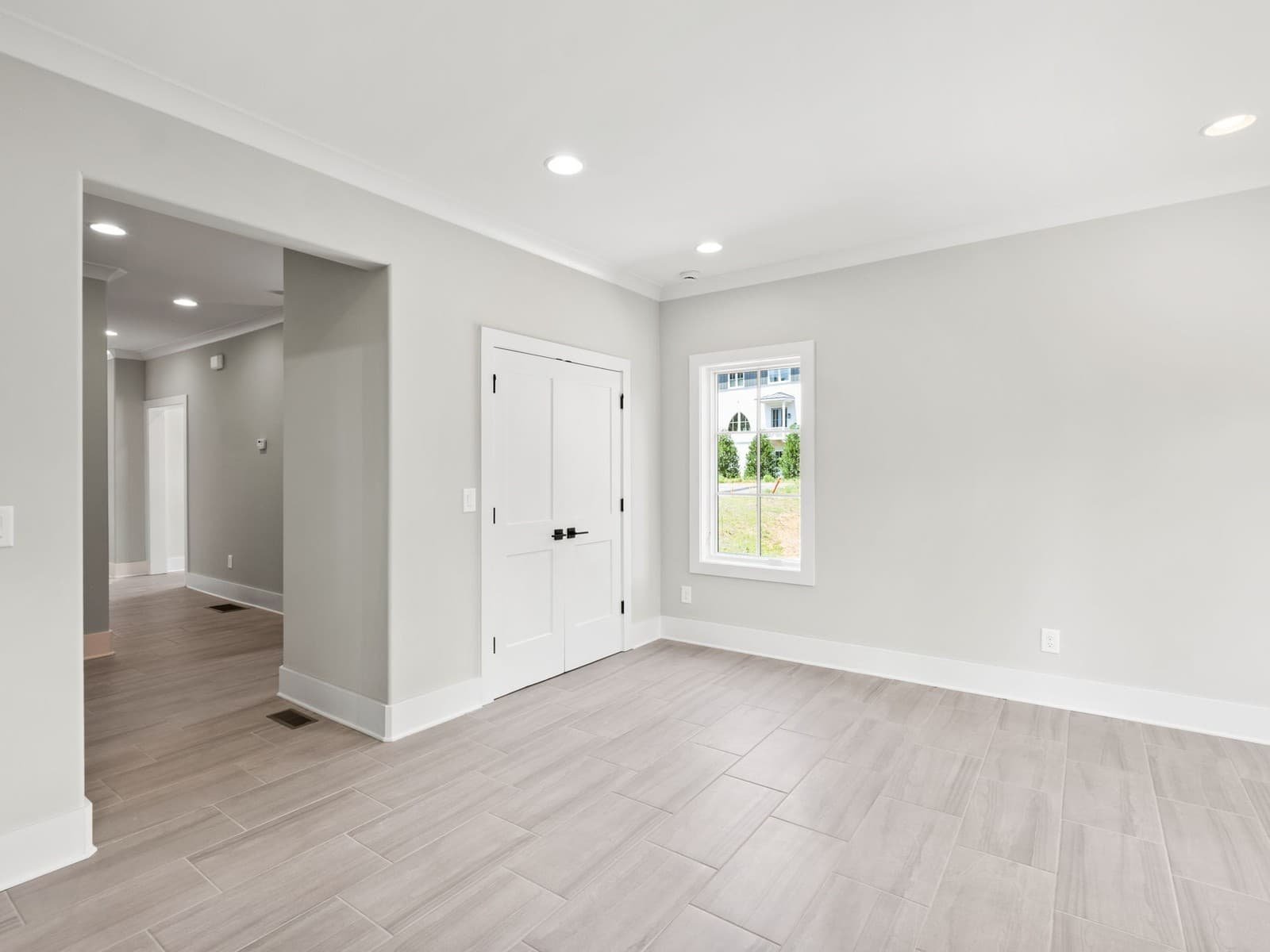 Alcovy Terrace - Image 7