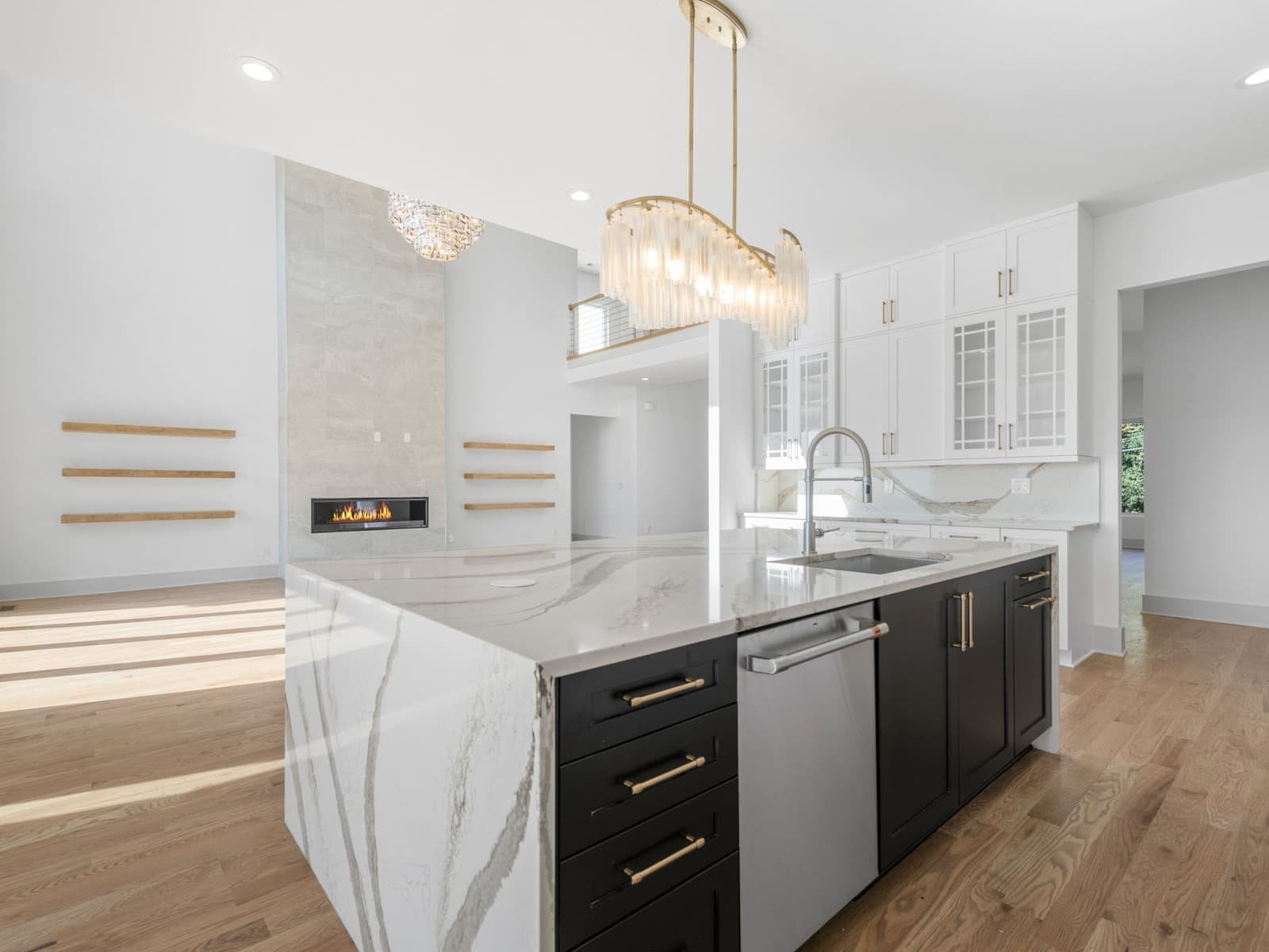 Vining Modern Living - Image 4